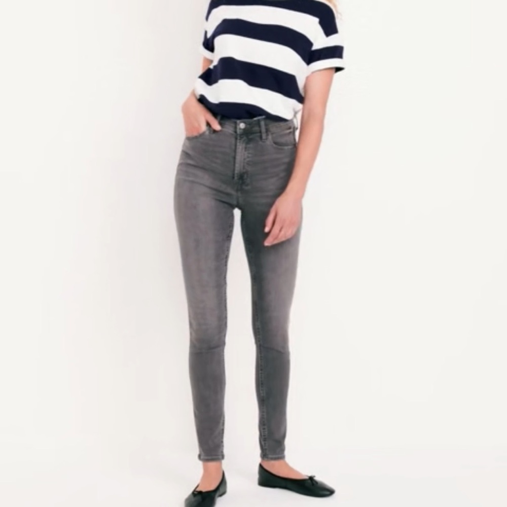 NWT Old Navy Extra High-Rise Rockstar Super Skinny Jeans